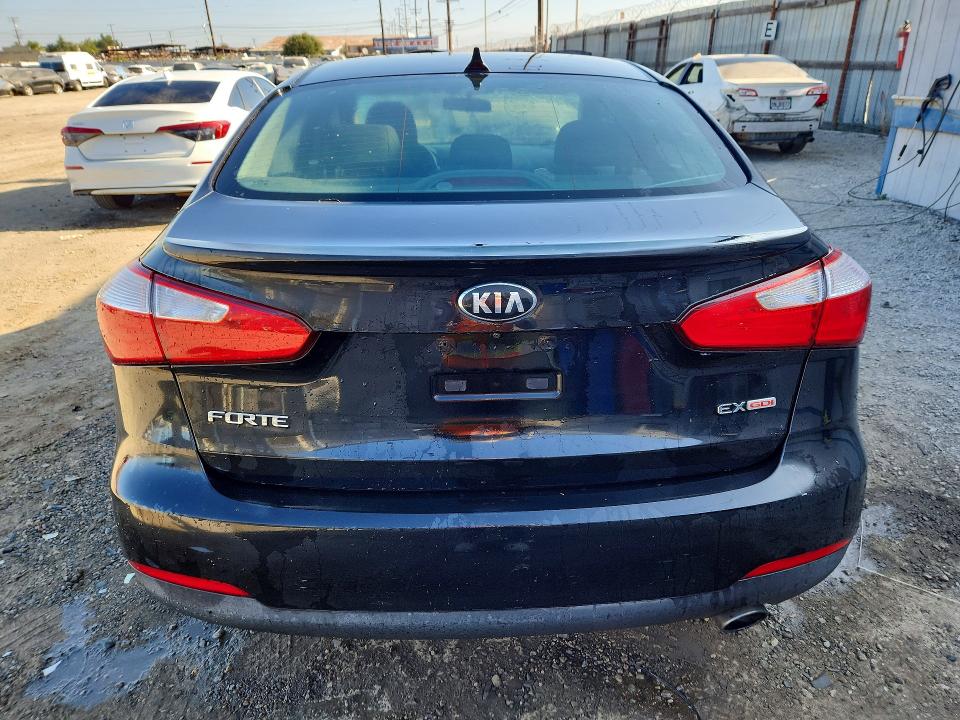 2016 Kia Forte VIN KNAFX4A80G5523479 COPART salvage auction — NORMAL WEAR, Ca - Dis/Dlr/Exp Only Clean Title, sold $650 on 2026-07-27 (photo 6)