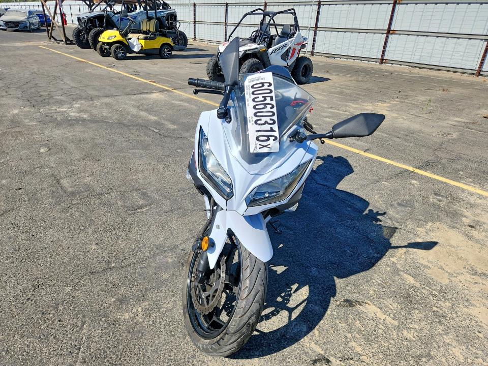 2014 Kawasaki VIN JKAEX8A1XEA004608 COPART salvage auction — SIDE, Ca - Dlr/Dis/Exp Only Salvage Title, sold $1,000 on 2026-07-18 (photo 2)
