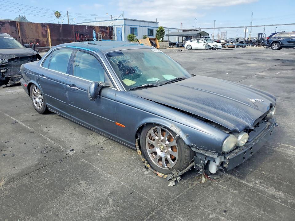 2004 Jaguar Xj series VIN SAJWA71C94SG31353 COPART salvage auction — FRONT END, CA - DIS/DLR/EXP ONLY CLEAN TITLE (P), sold $225 on 2026-07-10 (photo 4)