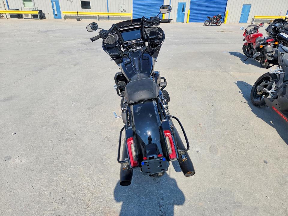 2025 Harley-davidson Fl VIN 1HD1KH717SB618885 COPART salvage auction — SIDE, Tx - Salvage Vehicle Title, sold $12,000 on 2026-09-03 (photo 4)
