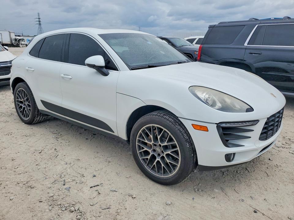 2015 Porsche Macan VIN WP1AB2A51FLB74668 COPART salvage auction — NORMAL WEAR, Fl - Certificate Of Title, sold $4,250 on 2026-08-04 (photo 4)