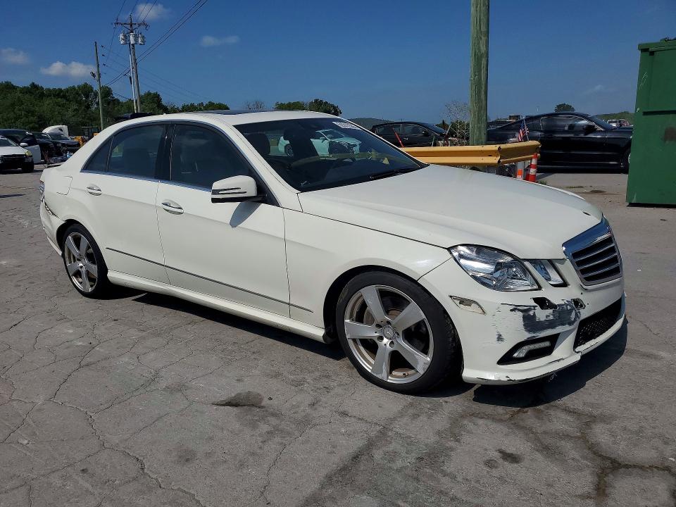 2011 Mercedes-benz E-klasse VIN WDDHF5GB1BA515792 COPART salvage auction — WATER/FLOOD, TN - SALVAGE CERTIFICATE, sold $1,500 on 2026-08-03 (photo 4)