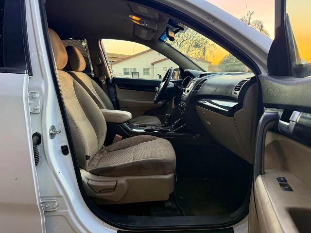 2014 Kia Sorento VIN 5XYKTDA60EG541805 COPART salvage auction — ALL OVER, Ca - Dis/Dlr/Exp Only Clean Title (P), sold $725 on 2026-07-31 (photo 5)