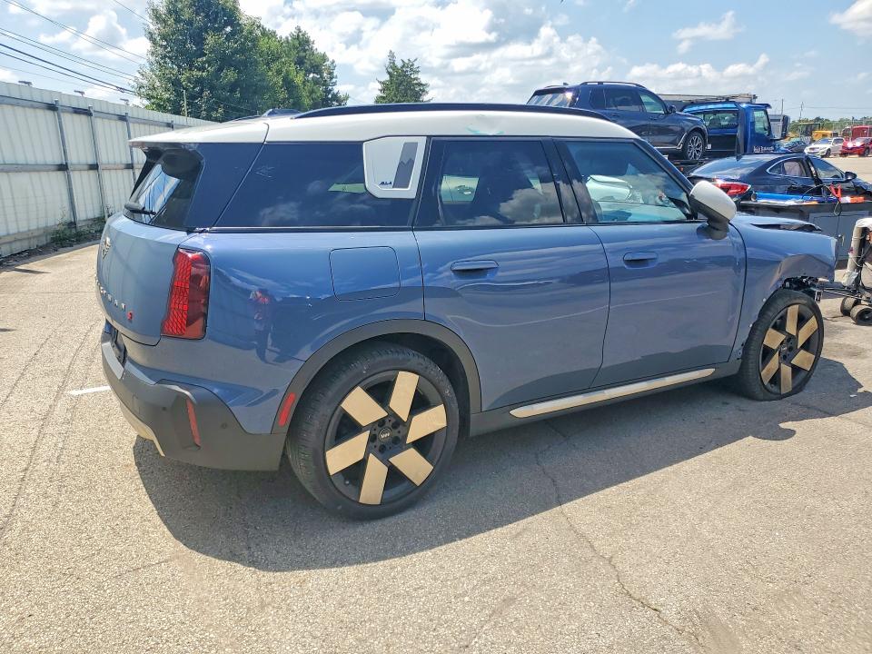 2025 Mini Countryman VIN WMZ23GA05S7S05718 COPART salvage auction — FRONT END, OH - CERT OF TITLE-SALVAGE, sold $3,350 on 2026-07-31 (photo 3)