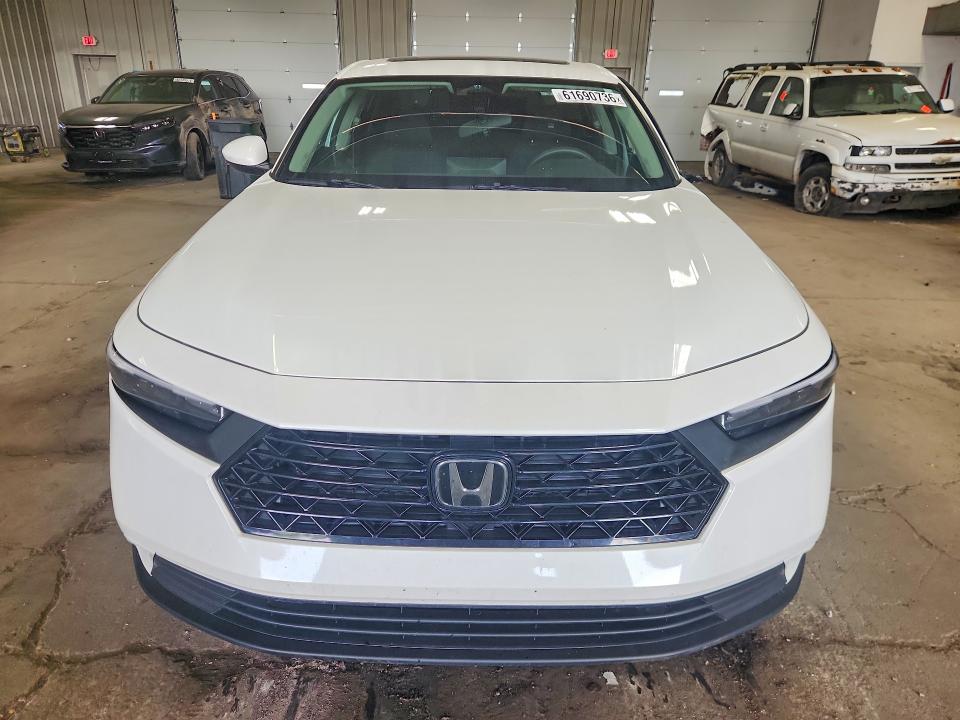 2024 Honda Accord VIN 1HGCY1F37RA037942 COPART salvage auction — SIDE, WI - CERT OF TITLE-CLAIM PAID, sold $9,400 on 2026-07-27 (photo 5)