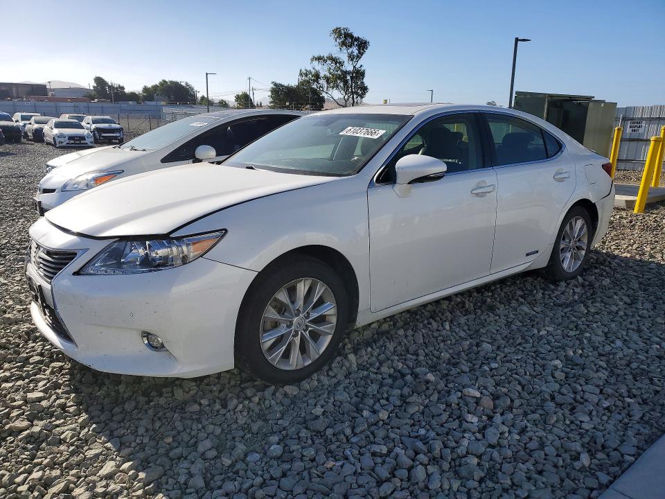 2015 Lexus ES VIN JTHBW1GG5F2095974 COPART salvage auction — REAR END, Salvage Title, sold $3,100 on 2026-07-23 (photo 1)
