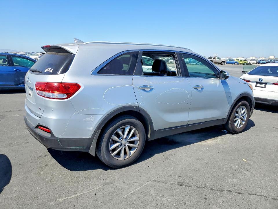 2016 Kia Sorento VIN 5XYPG4A33GG157858 COPART salvage auction — VANDALISM, CA - SALVAGE CERTIFICATE, sold $2,200 on 2026-07-27 (photo 3)