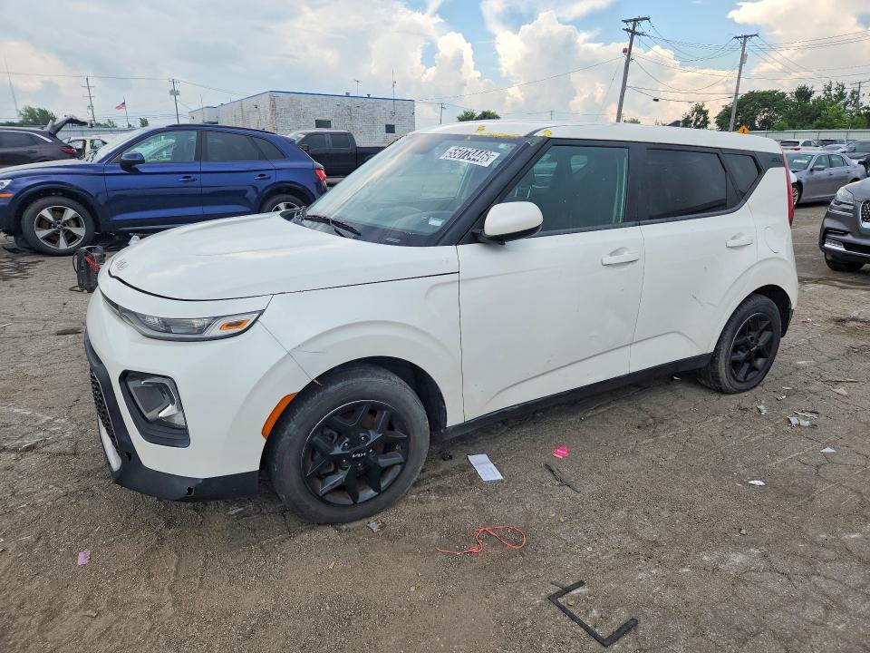 2022 Kia Soul VIN KNDJ23AU6N7816551 COPART salvage auction — MINOR DENT/SCRATCHES, Il - Certificate Of Title, sold $250 on 2026-07-28 (photo 1)
