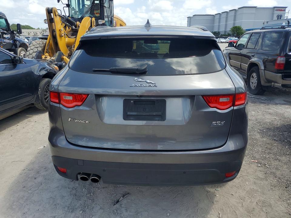 2017 Jaguar F-pace VIN SADCL2BN5HA496416 COPART salvage auction — MINOR DENT/SCRATCHES, IN - CERTIFICATE OF TITLE, sold $3,300 on 2026-07-27 (photo 6)