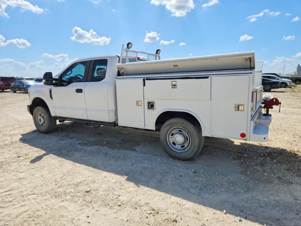 2019 Ford F-250 super duty VIN 1FD7X2B67KEC83960 COPART salvage auction — MINOR DENT/SCRATCHES, TX - CERTIFICATE OF TITLE, sold $14,000 on 2026-07-28 (photo 2)
