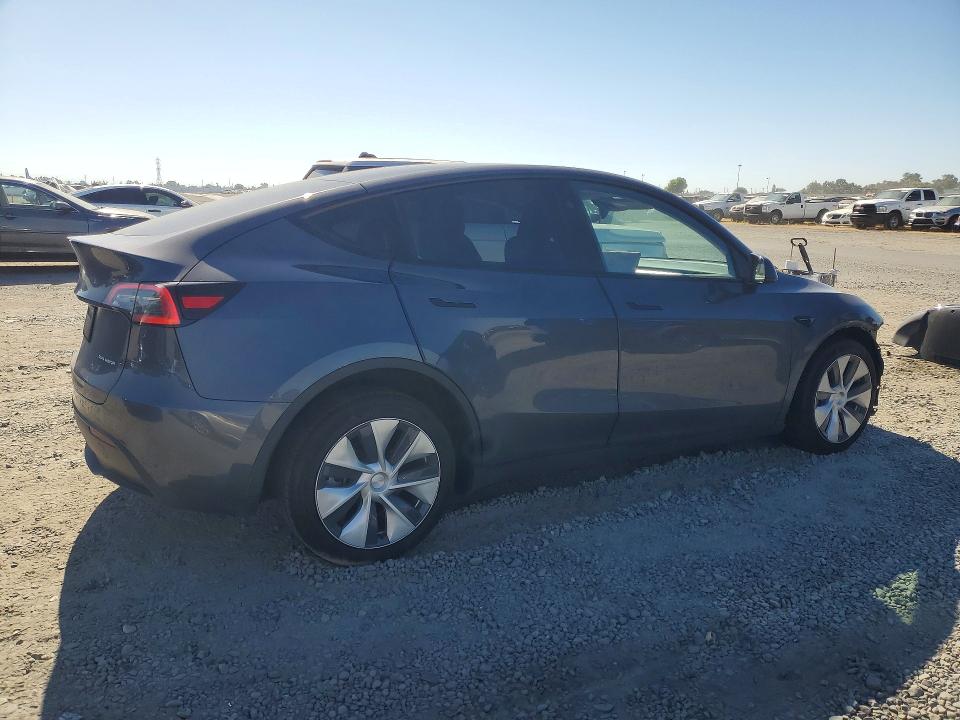 2023 Tesla Model y VIN 7SAYGDEE8PF966878 COPART salvage auction — FRONT END, Salvage Title, sold $13,300 on 2026-07-14 (photo 3)