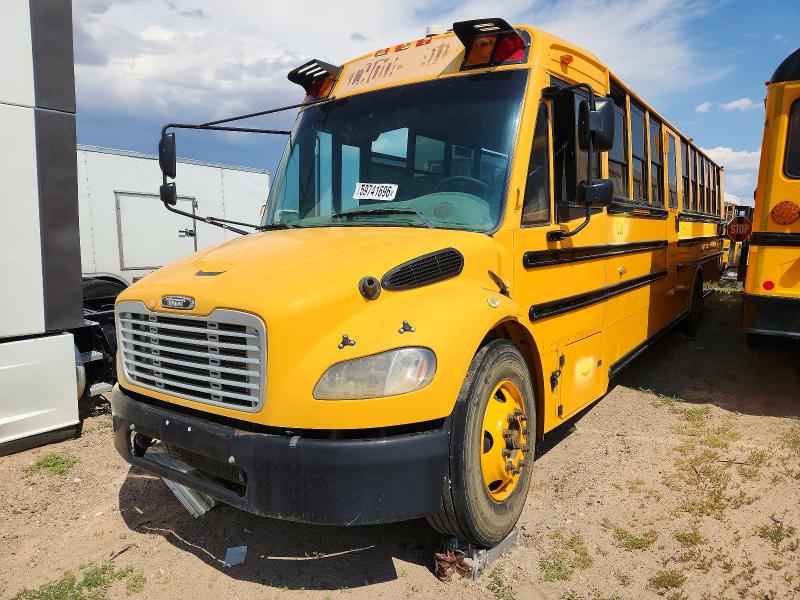 2011 Freightliner All models VIN 4UZABRDT8BCAX9070 COPART salvage auction — MINOR DENT/SCRATCHES, CT, sold $100 on 2026-08-31 (photo 2)