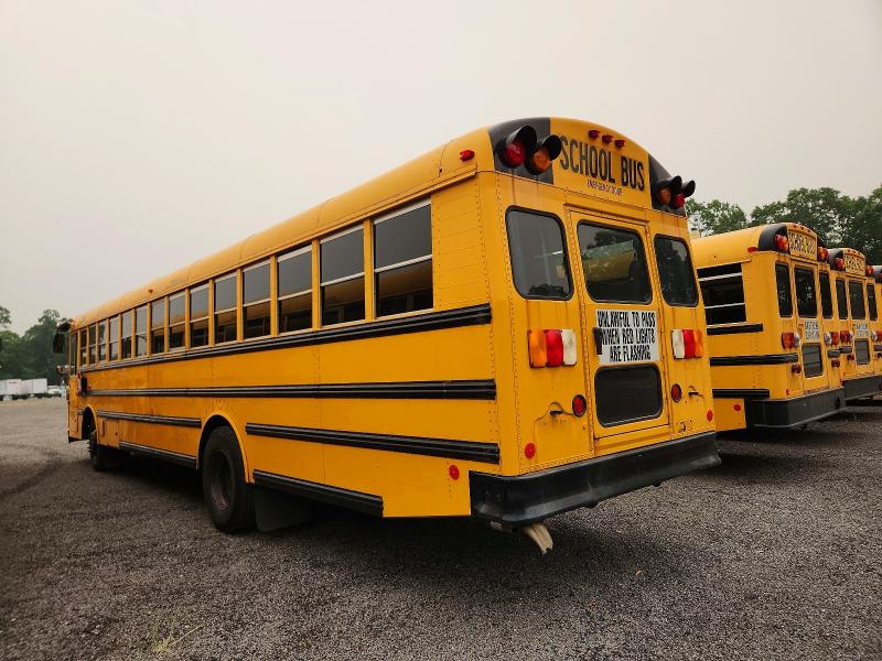 2015 Thomabuses VIN 1T88T9E23F1285657 COPART salvage auction — NORMAL WEAR, RI - CERTIFICATE OF TITLE, sold $2,000 on 2026-08-25 (photo 3)