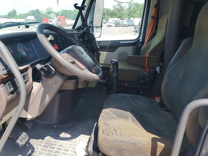 2013 Volvo VIN 4V4NC9TH4DN568607 COPART salvage auction — MINOR DENT/SCRATCHES, Ks - Dealer Only Clean Title, sold $1,050 on 2026-08-20 (photo 7)