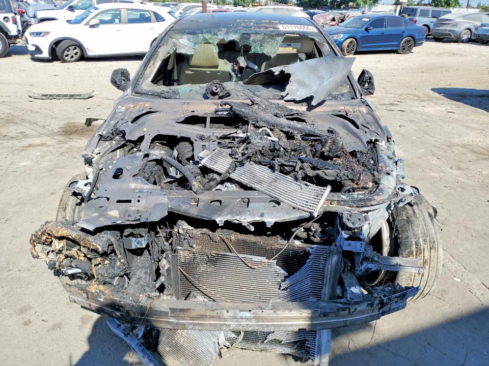 2011 BMW 5er VIN WBAFR9C57BC270076 COPART salvage auction — ENGINE BURN, Ca - Salvage Certificate, sold $225 on 2026-08-04 (photo 5)