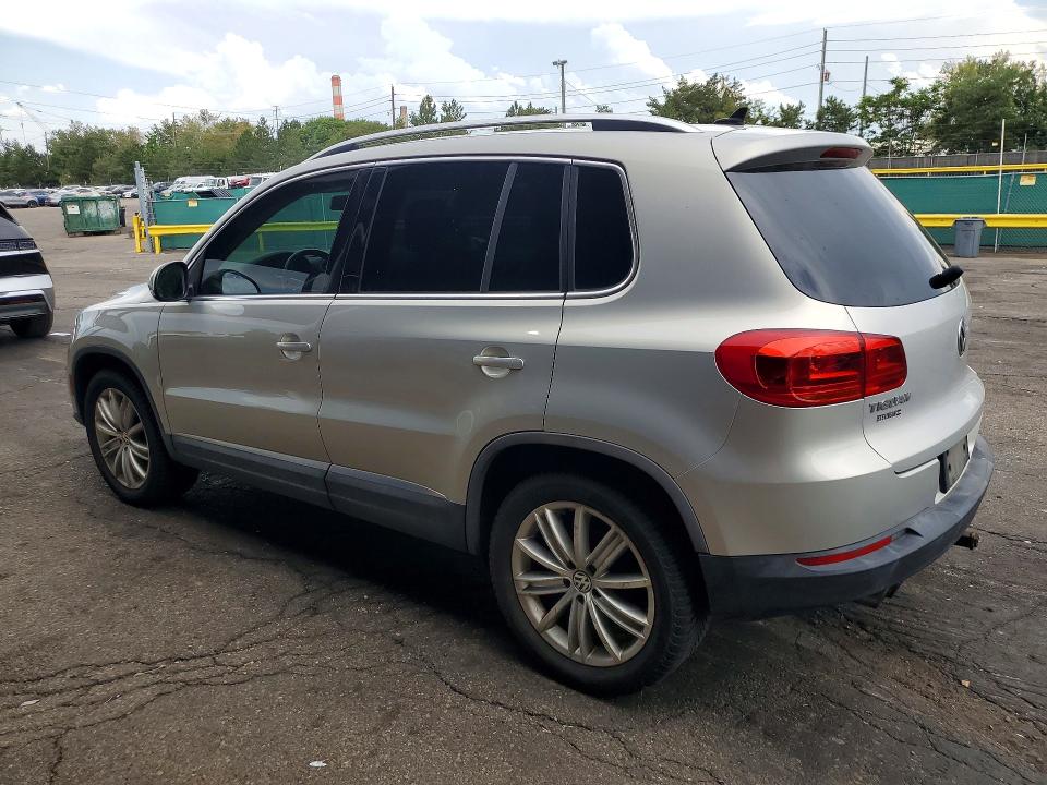 2013 Volkswagen Tiguan VIN WVGAV3AX3DW087734 COPART salvage auction — MINOR DENT/SCRATCHES, Co - Bill Of Sale-Parts Only, sold $900 on 2026-08-19 (photo 2)
