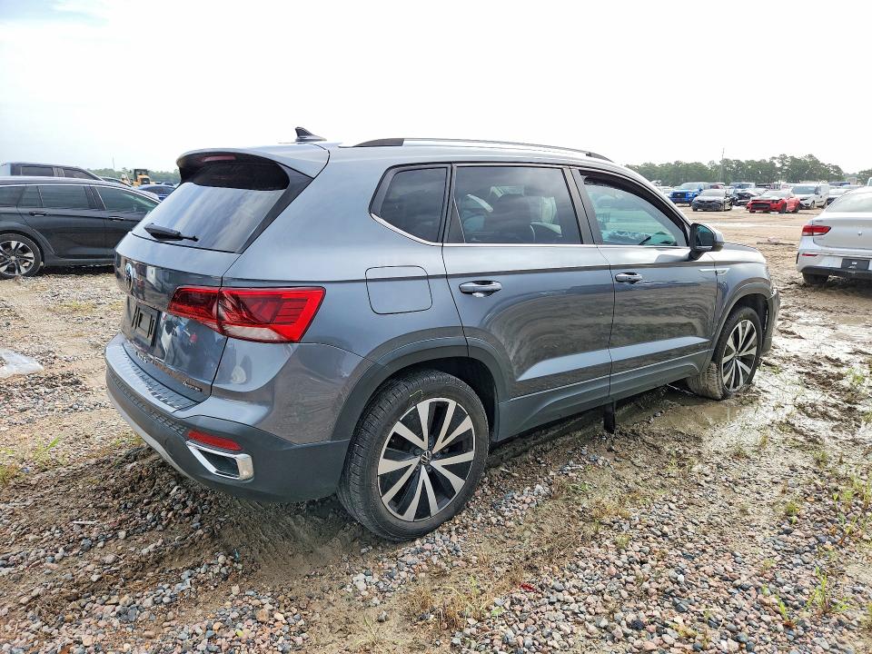 2022 Volkswagen Taos VIN 3VVWX7B21NM044432 COPART salvage auction — FRONT END, Tx - Salvage Vehicle Title, sold $2,100 on 2026-07-31 (photo 3)