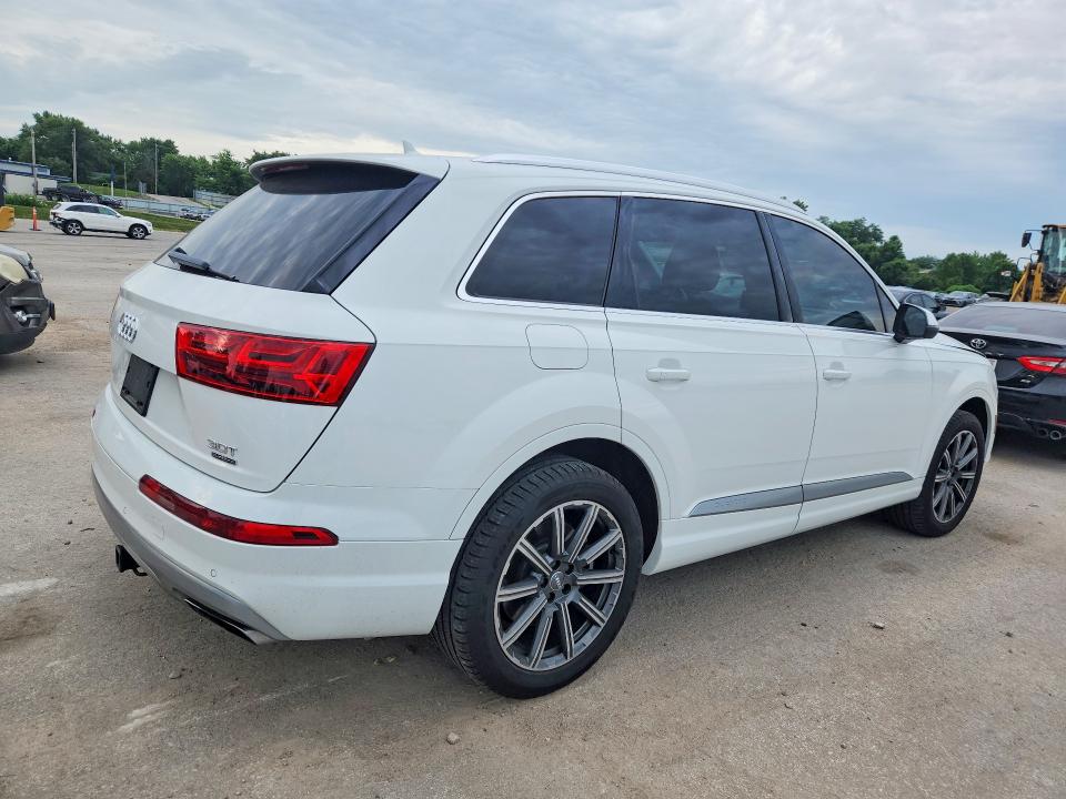 2018 Audi Q7 VIN WA1AAAF76JD005400 COPART salvage auction — MINOR DENT/SCRATCHES, Mo - Certificate Of Title, sold $675 on 2026-07-24 (photo 3)