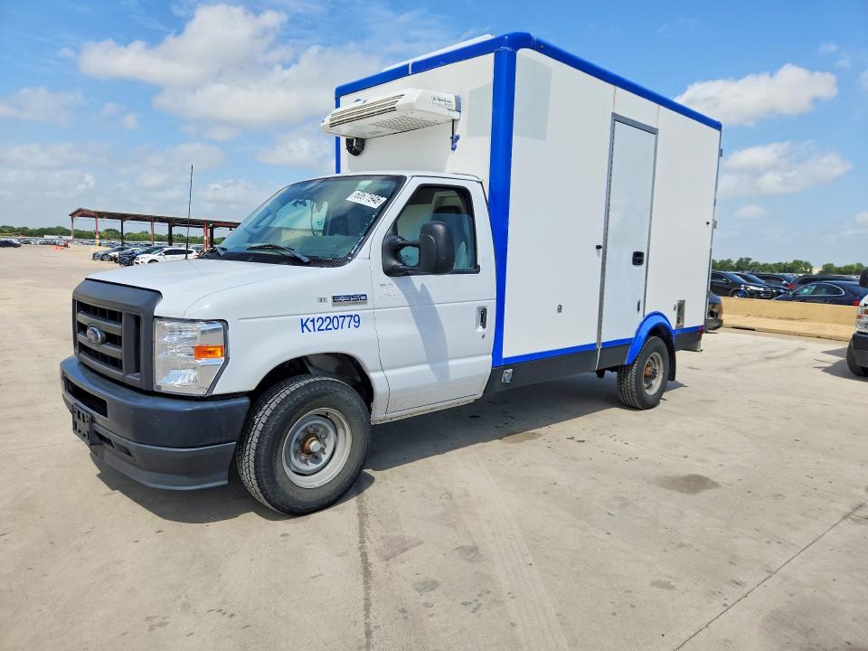 2023 Ford Econoline VIN 1FDWE3FK1PDD26510 COPART salvage auction — NORMAL WEAR, TX - CERTIFICATE OF TITLE, sold $11,500 on 2026-07-27 (photo 1)