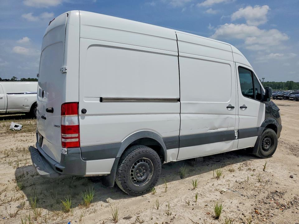 2018 Mercedes-benz Sprinter VIN WD3PE7CD2JP607236 COPART salvage auction — ROLLOVER, Tx - Certificate Of Title, sold $2,000 on 2026-08-03 (photo 3)