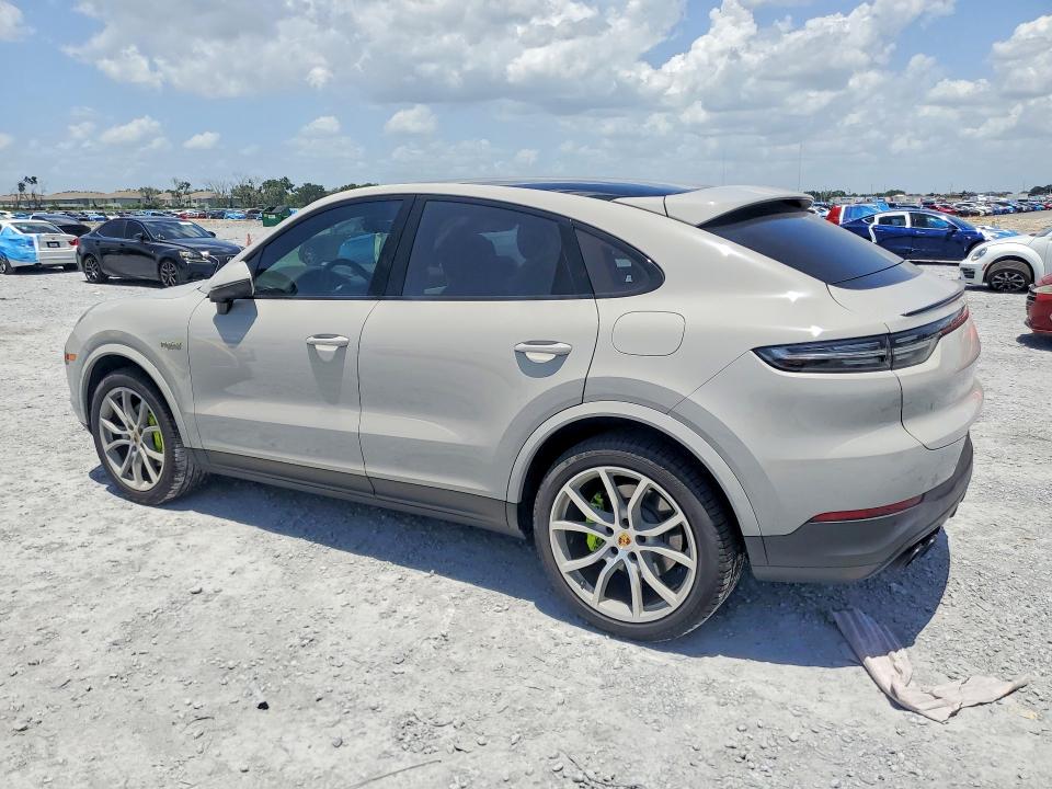 2020 Porsche Cayenne VIN WP1BE2AYXLDA55139 COPART salvage auction — SIDE, Salvage Title, sold $9,200 on 2026-07-24 (photo 2)
