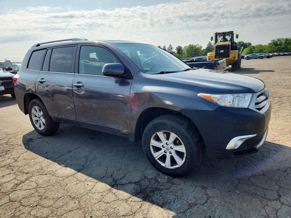 2013 Toyota Highlander VIN 5TDBK3EH6DS183488 COPART salvage auction — SIDE, Pa - Certificate Of Salvage, sold $2,000 on 2026-07-28 (photo 4)