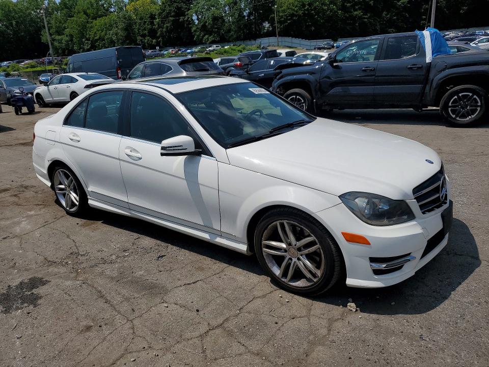 2014 Mercedes-benz C-klasse VIN WDDGF8AB4EG160639 COPART salvage auction — REAR END, Ny - Mv-907A Salvage Certificate, sold $1,900 on 2026-08-11 (photo 4)