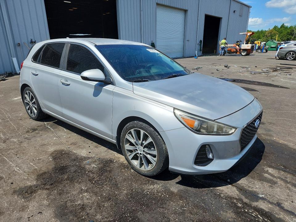 2018 Hyundai VIN KMHH35LE0JU010113 COPART salvage auction — SIDE, Salvage Title, sold $425 on 2026-07-20 (photo 4)