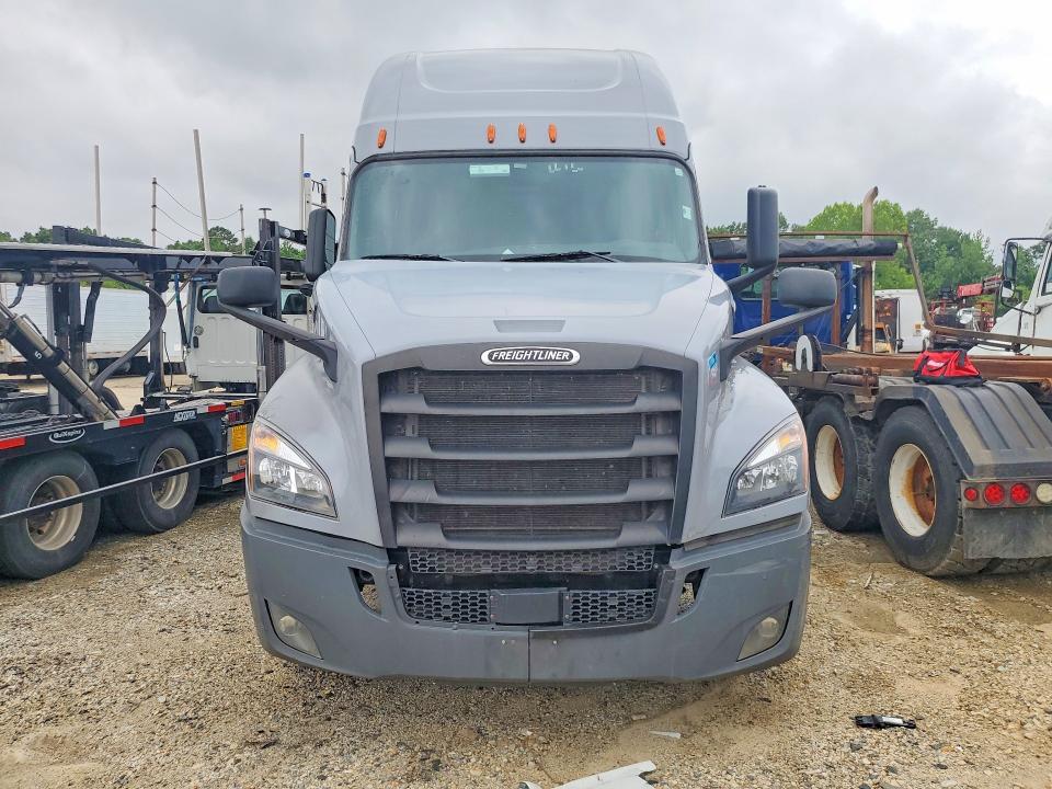 2020 Freightliner All other VIN 3AKJHHFG6LSLV3987 COPART salvage auction — MINOR DENT/SCRATCHES, NJ - CERTIFICATE OF TITLE, sold $11,100 on 2026-07-30 (photo 5)
