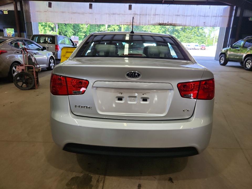 2011 Kia Forte VIN KNAFU4A27B5421366 COPART salvage auction — MINOR DENT/SCRATCHES, Ma - Certificate Of Title (P), sold $1,850 on 2026-07-09 (photo 6)