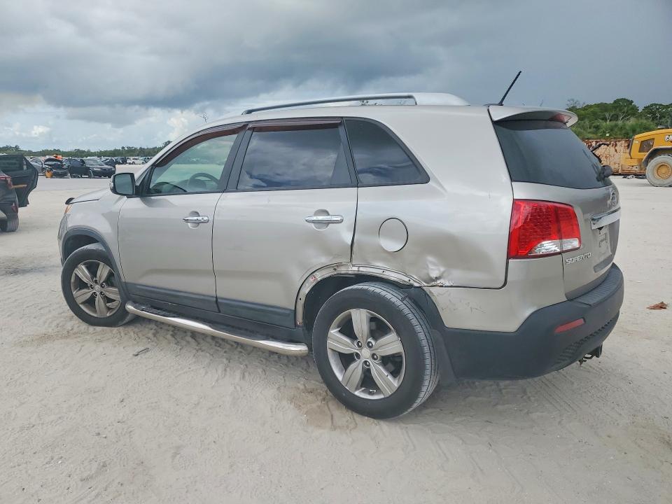 2013 Kia Sorento VIN 5XYKU4A65DG370156 COPART salvage auction — SIDE, Fl - Cert Of Title Slvg Rebuildable, sold $575 on 2026-07-15 (photo 2)