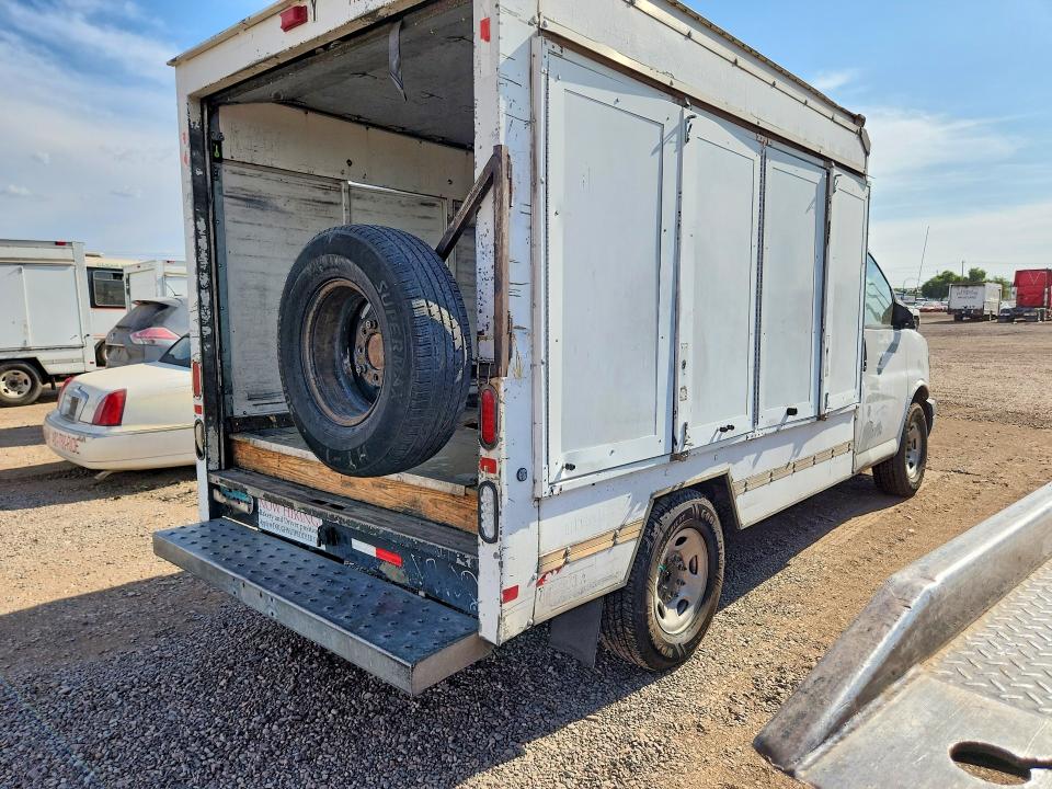 2007 Gmc Savana VIN 1GDGG31V171904395 COPART salvage auction — NORMAL WEAR, Az - Certificate Of Title, sold $325 on 2026-07-27 (photo 3)