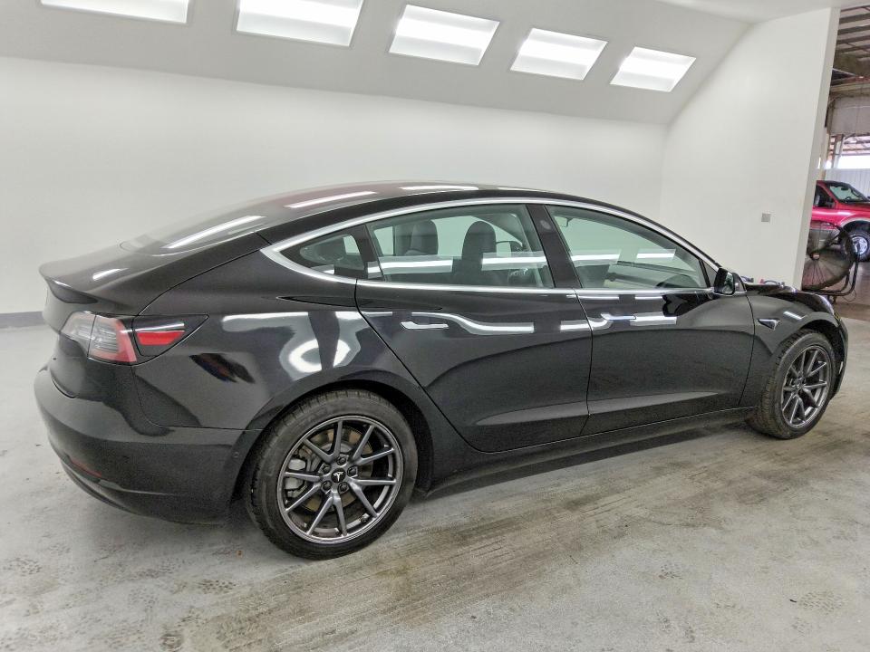 2018 Tesla Model 3 VIN 5YJ3E1EA8JF013863 COPART salvage auction — MINOR DENT/SCRATCHES, CA - CERTIFICATE OF TITLE, sold $14,700 on 2026-07-28 (photo 3)