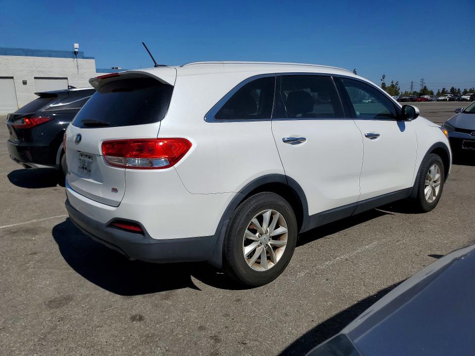 2017 Kia Sorento VIN 5XYPG4A33HG214352 COPART salvage auction — NORMAL WEAR, Ca - Dis/Dlr/Exp Only Clean Title, sold $2,950 on 2026-07-21 (photo 3)