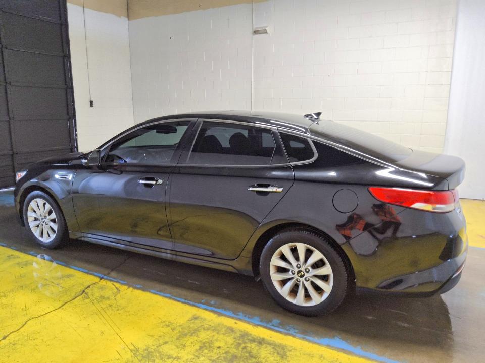 2016 Kia Optima VIN 5XXGU4L38GG086585 COPART salvage auction — MECHANICAL, In - Certificate Of Title, sold $850 on 2026-07-23 (photo 2)