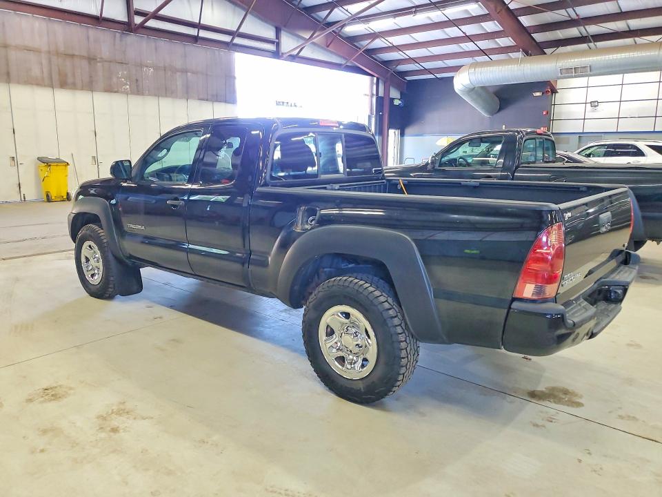 2015 Toyota Tacoma VIN 5TFUU4EN2FX125065 COPART salvage auction — MINOR DENT/SCRATCHES, Vt - Certificate Of Title (P), sold $1,550 on 2026-07-30 (photo 2)