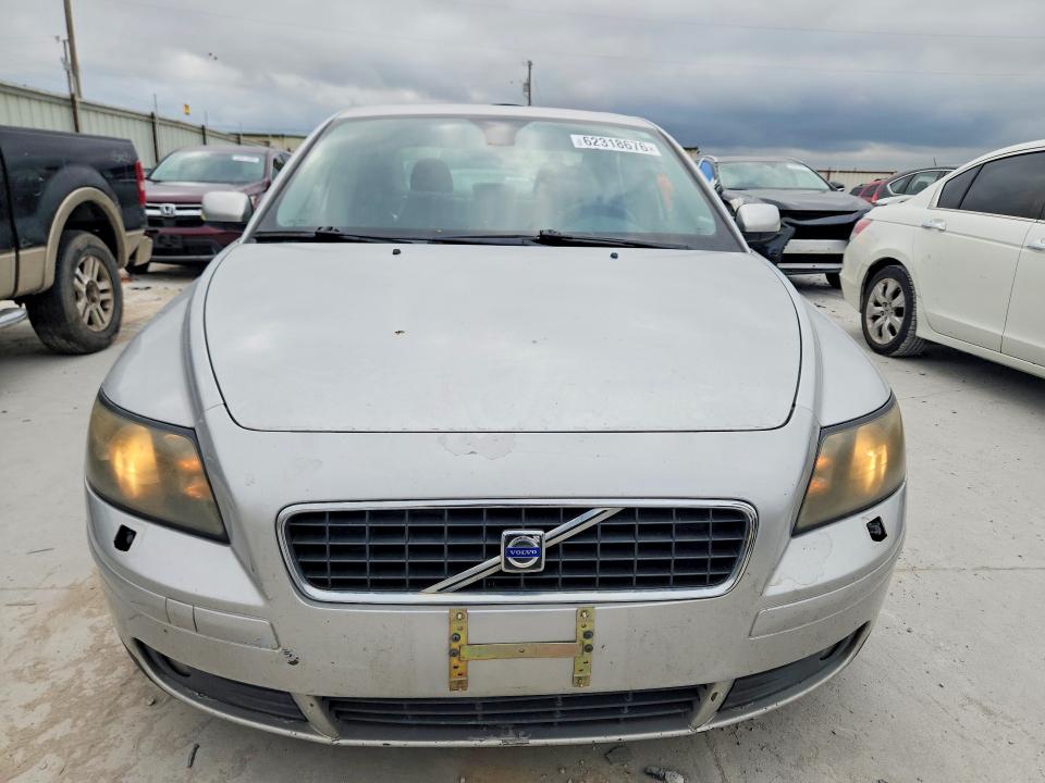 2005 Volvo S40 VIN YV1MS682952118445 COPART salvage auction — NORMAL WEAR, TX - CERTIFICATE OF TITLE (P), sold $150 on 2026-08-07 (photo 5)
