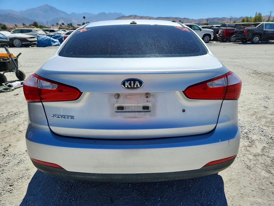 2014 Kia Forte VIN KNAFK4A64E5120020 COPART salvage auction — MECHANICAL, Ca - Dis/Dlr/Exp Only Clean Title, sold $225 on 2026-07-22 (photo 6)