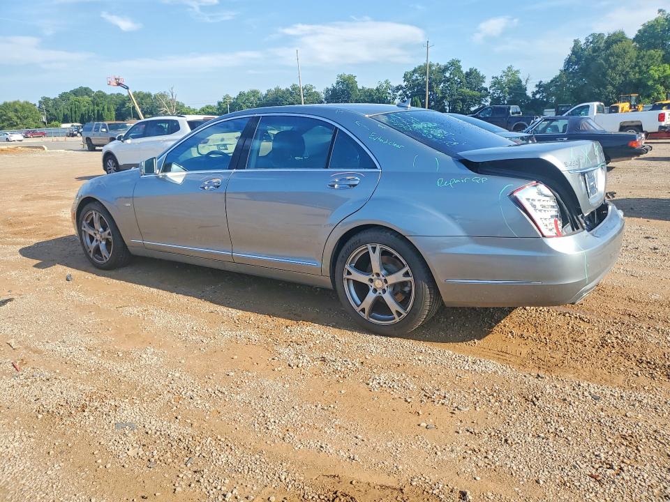 2012 Mercedes-benz S-klasse VIN WDDNG7DB5CA466159 COPART salvage auction — REAR END, Al - Cert Of Title-Salvage Title, sold $750 on 2026-07-28 (photo 2)