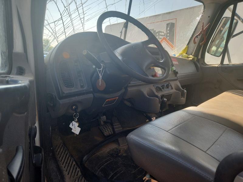 2018 Freightliner M2 106 VIN 1FVACXFC9JHJV5837 COPART salvage auction — ROLLOVER, OH - CERT OF TITLE-SALVAGE, sold $8,500 on 2026-08-05 (photo 8)