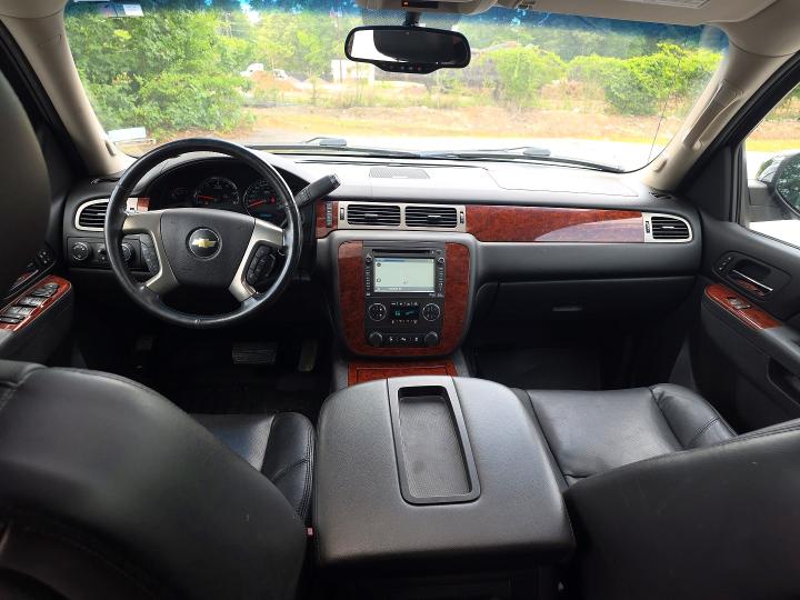 2013 Chevrolet Avalanche VIN 3GNTKGE76DG146093 COPART salvage auction — MINOR DENT/SCRATCHES, Ga - Certificate Of Title (P), sold $7,300 on 2026-07-27 (photo 9)