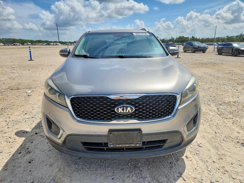 2018 Kia Sorento VIN 5XYPG4A33JG338336 COPART salvage auction — MINOR DENT/SCRATCHES, Tx - Certificate Of Title, sold $2,500 on 2026-07-09 (photo 5)