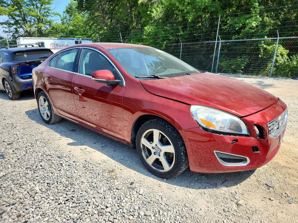 2013 Volvo S60 VIN YV1612FSXD2210878 COPART salvage auction — ALL OVER, OH - CERT OF TITLE-SALVAGE, sold $975 on 2026-08-12 (photo 4)