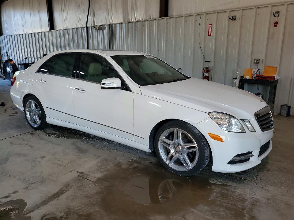 2013 Mercedes-benz E-class VIN WDDHF8JB2DA689304 COPART salvage auction — MINOR DENT/SCRATCHES, OH - CERT OF TITLE-REPOSSESSION, sold $1,900 on 2026-08-13 (photo 4)