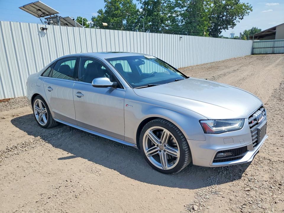 2016 Audi Rs4 VIN WAUBGAFL6GA009248 COPART salvage auction — MINOR DENT/SCRATCHES, Ny - Cert Of Title-Rebuilt Salvage, sold $1,100 on 2026-07-29 (photo 4)