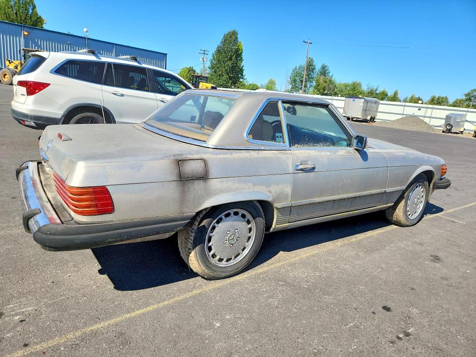 1988 Mercedes-benz 560 VIN WDBBA48D9JA088576 COPART salvage auction — MECHANICAL, WA - NON PUBLIC CLEAN TITLE, sold $975 on 2026-07-27 (photo 3)