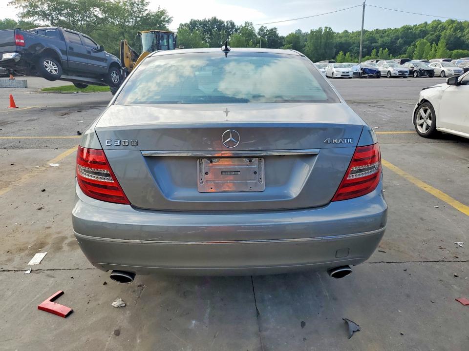 2013 Mercedes-benz C-klasse VIN WDDGF8AB3DR244096 COPART salvage auction — WATER/FLOOD, Ky - Cert Of Title-Salvage Water, sold $1,050 on 2026-08-17 (photo 6)