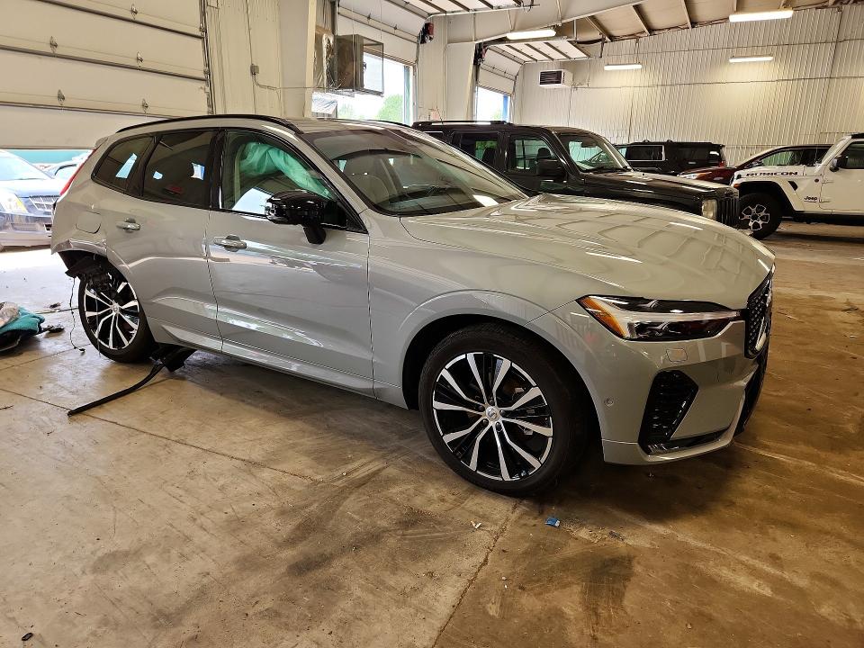 2025 Volvo Xc60 VIN YV4M12RC9S1112569 COPART salvage auction — REAR END, Mn - Cert Of Title-Salvage, sold $11,600 on 2026-08-11 (photo 4)