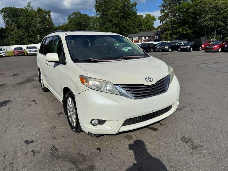 2017 Toyota Sienna VIN 5TDDZ3DC4HS159092 COPART salvage auction — MINOR DENT/SCRATCHES, Me - Certificate Of Title, sold $7,100 on 2026-08-19 (photo 4)