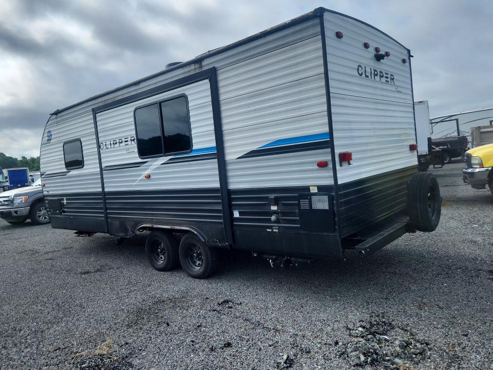 2023 Coachman Clipper VIN 5ZT2CWPB6PJ133455 COPART salvage auction — MINOR DENT/SCRATCHES, CT - CERT OF TITLE-REBUILT SALVAGE, sold $2,500 on 2026-09-15 (photo 2)